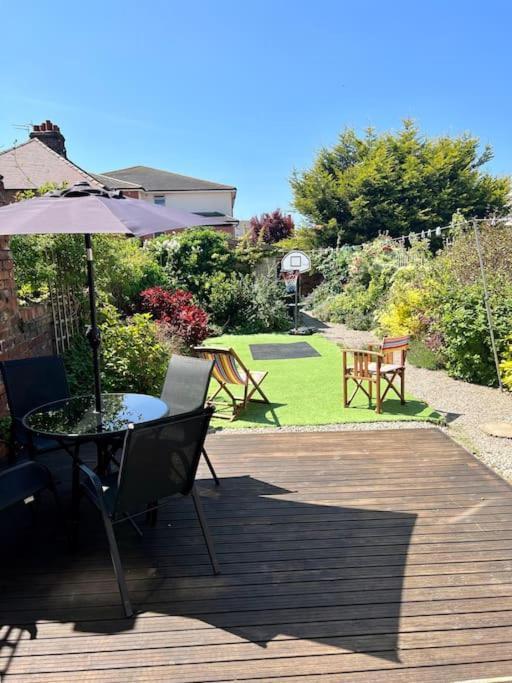 Lovely, Sunny House, By The Beach & Centre! Lytham St Annes Exterior foto